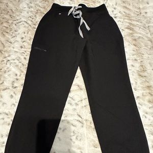 Woman’s black fig scrubs